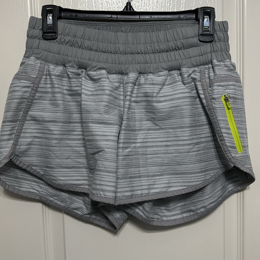 Lululemon Tracker Short II *2-way Stretch